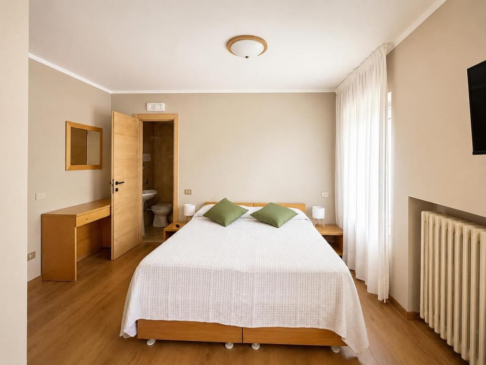 Albergo Al Laghetto B&B Inn in Asiago