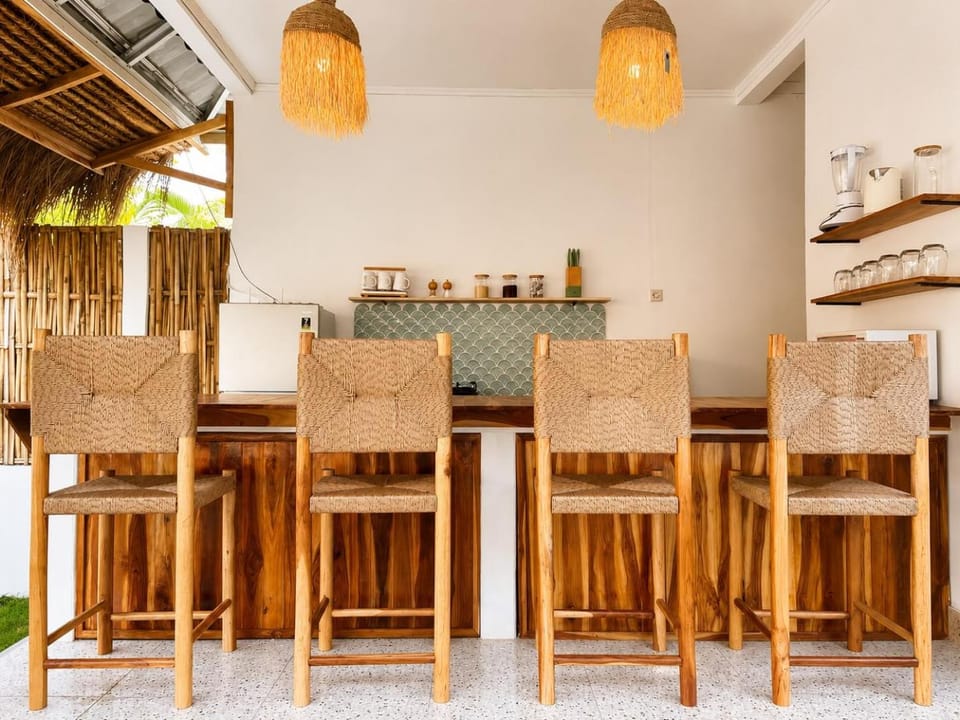 Kitchen or kitchenette, Seating area, Dining area, kitchen