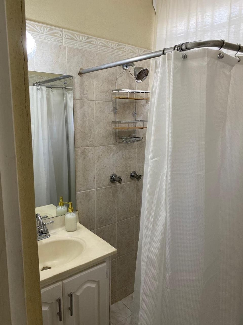 Comfy, Spacious Apartment near the beach Apartment in Bridgetown