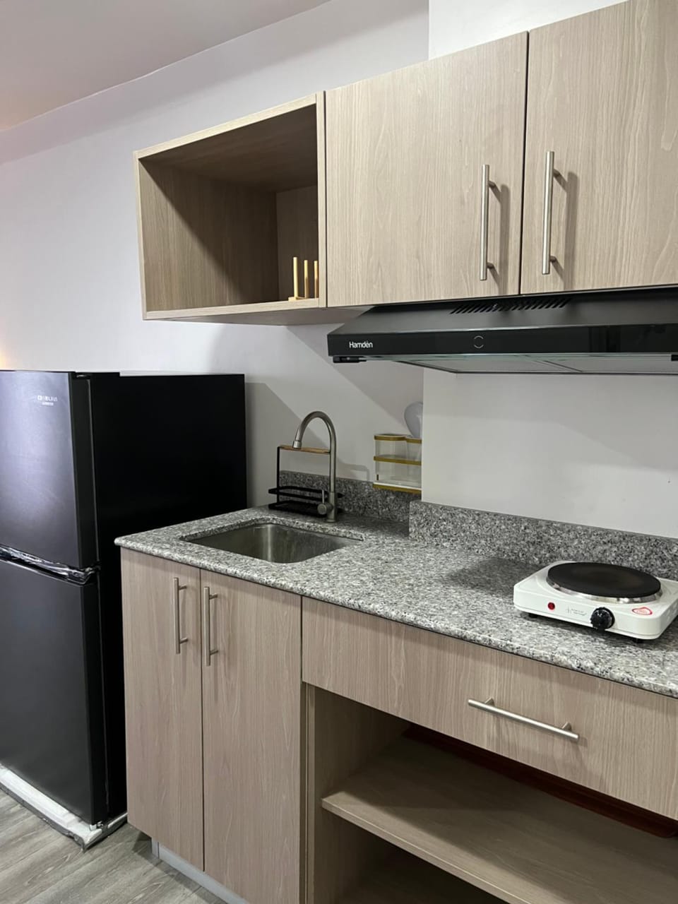 Condo Lapu-Lapu Mactan near Airport Apartment hotel in Lapu-Lapu City