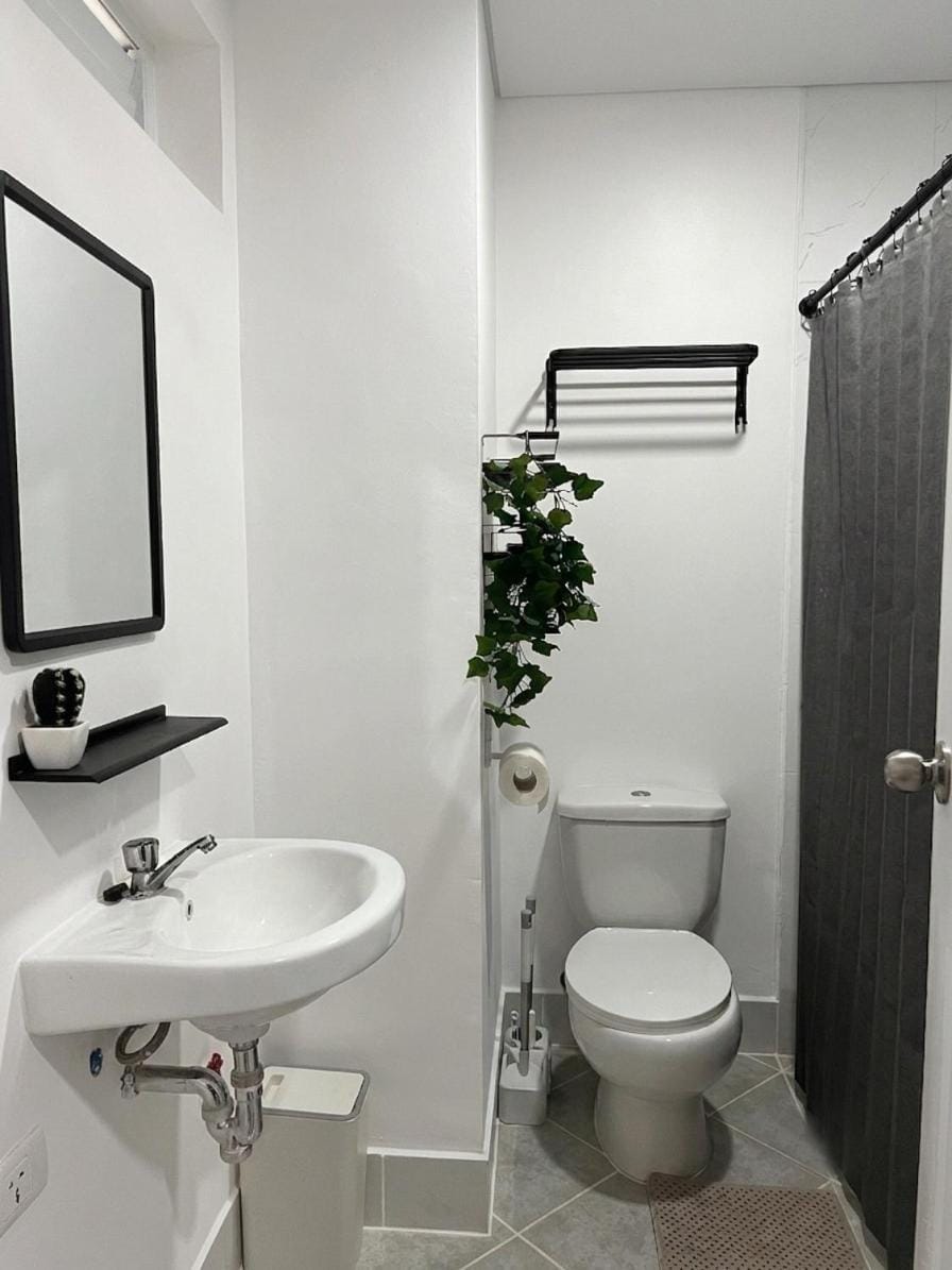 Condo Lapu-Lapu Mactan near Airport Apartment hotel in Lapu-Lapu City