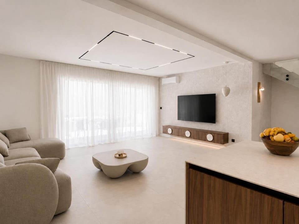 Communal lounge/ TV room, TV and multimedia, Living room, Seating area