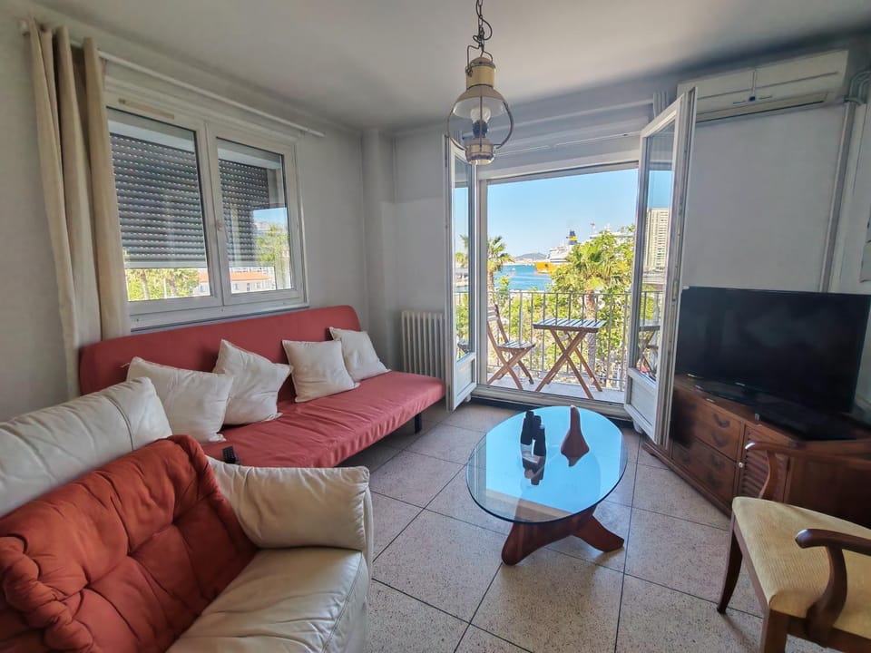 Communal lounge/ TV room, Bed, View (from property/room), Balcony/Terrace, Living room, Seating area