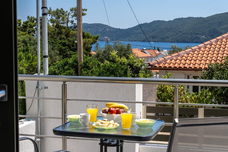 ELENI & MEMAS Luxury Apartments Kefalonia Apartment in Karavomylos