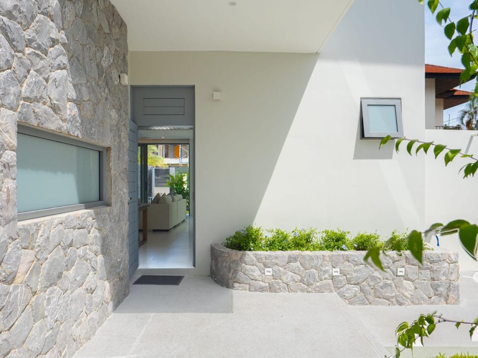 Property building, Facade/entrance