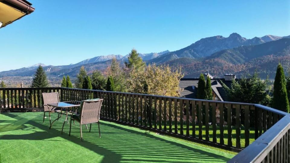 Spring, Day, Natural landscape, View (from property/room), Balcony/Terrace, Mountain view