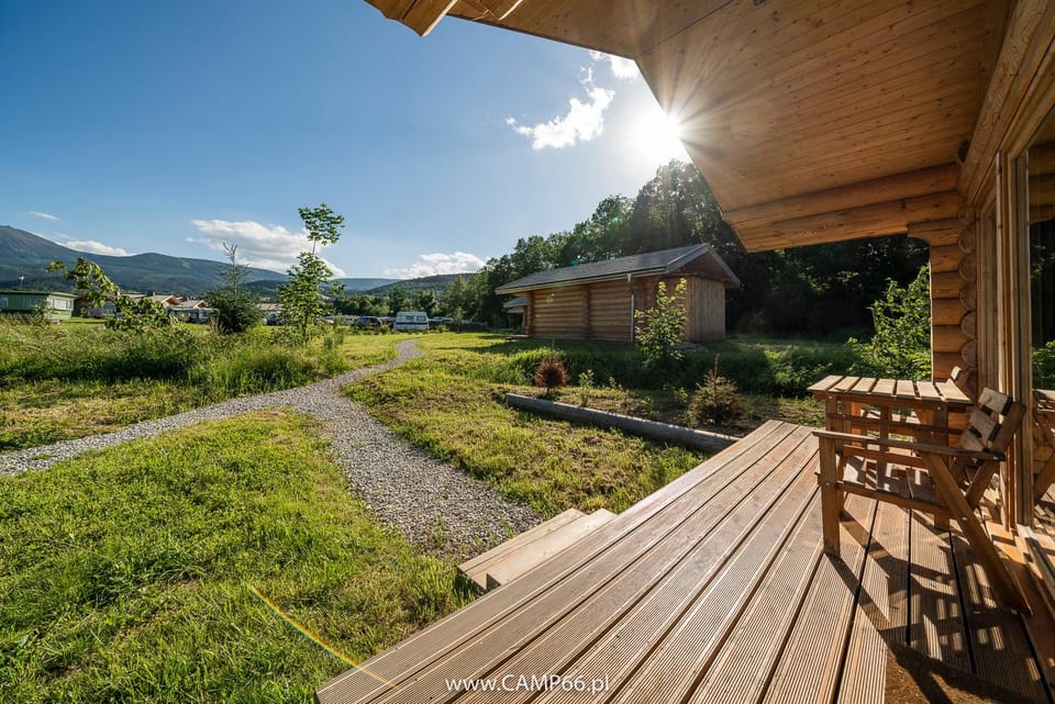 Property building, Day, Natural landscape, Garden, Balcony/Terrace, Balcony/Terrace, Garden view, Mountain view