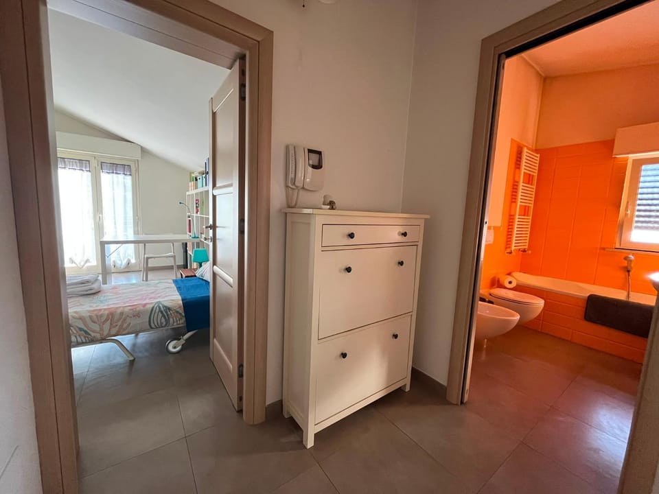 Bed, Bathroom