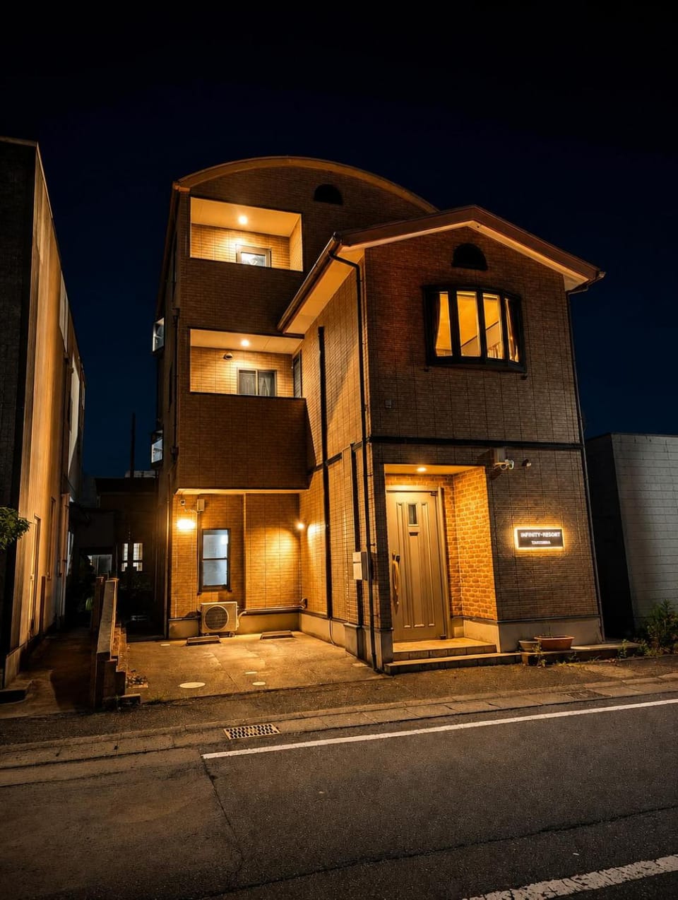 Property building, Night