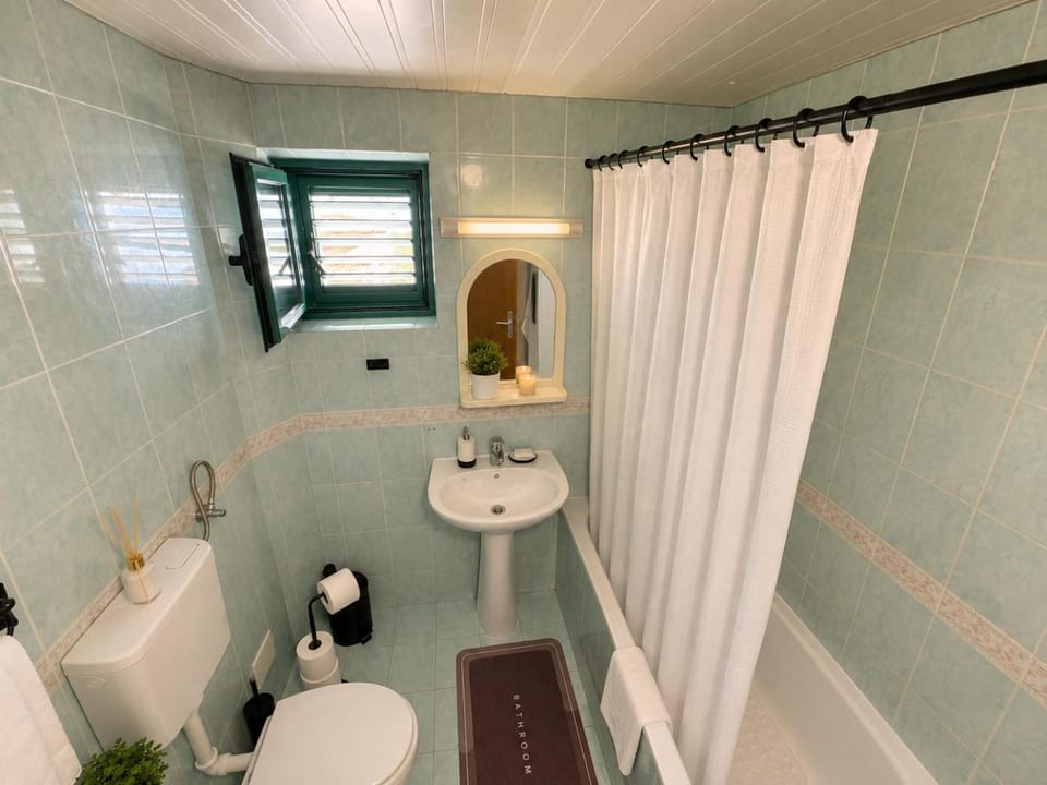 Shower, Toilet, Bathroom, Bath, washing machine