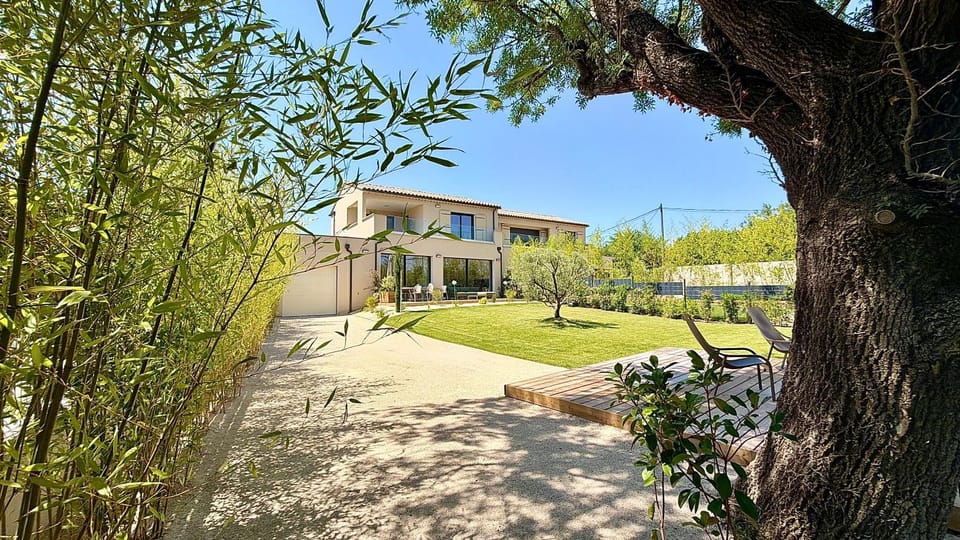 Garden, Garden view