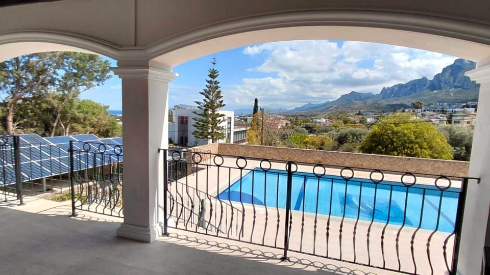 Day, Natural landscape, View (from property/room), Balcony/Terrace, Balcony/Terrace, Mountain view, Pool view