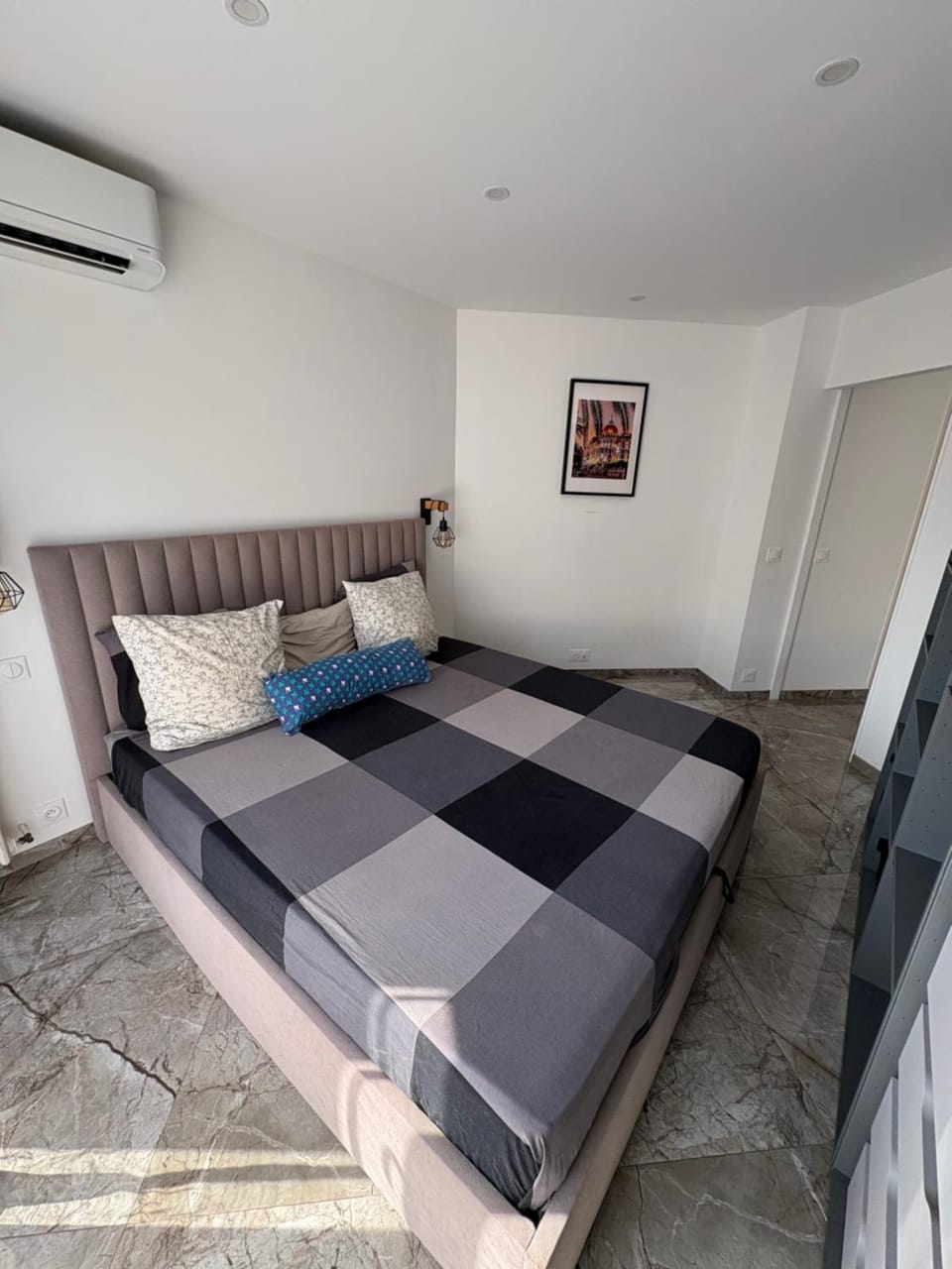 Modern apartment, air conditioning, balcony Nice Liberation Apartment in Nice
