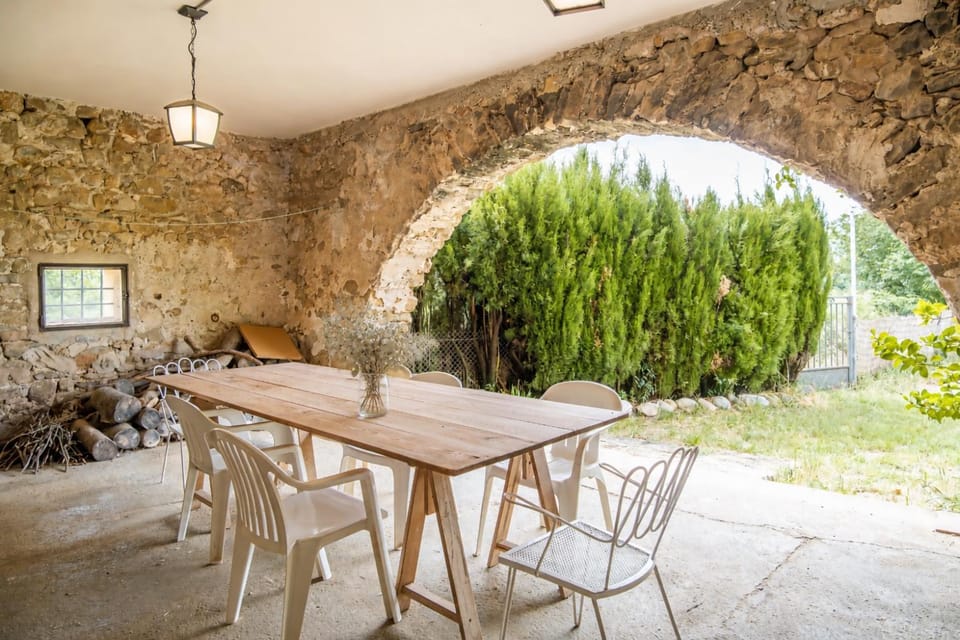 La Casica: Masía de Piedra con Jardín House in Garrotxa