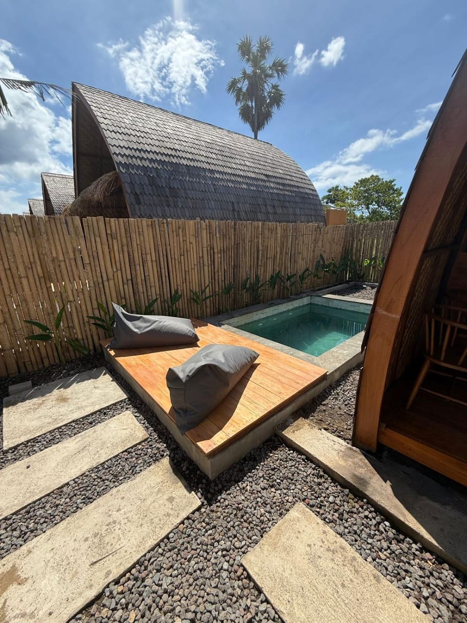 Balcony/Terrace, Swimming pool
