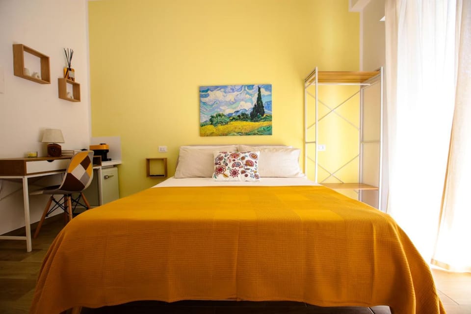 Bed, Photo of the whole room