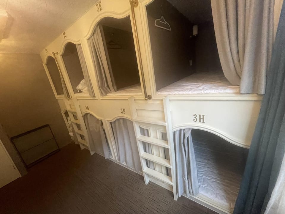六本木ホステル Hostel in Kanagawa Prefecture