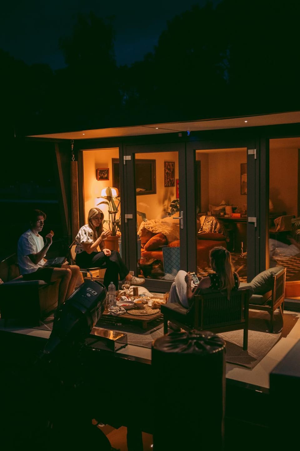 Balcony/Terrace, Entertainment