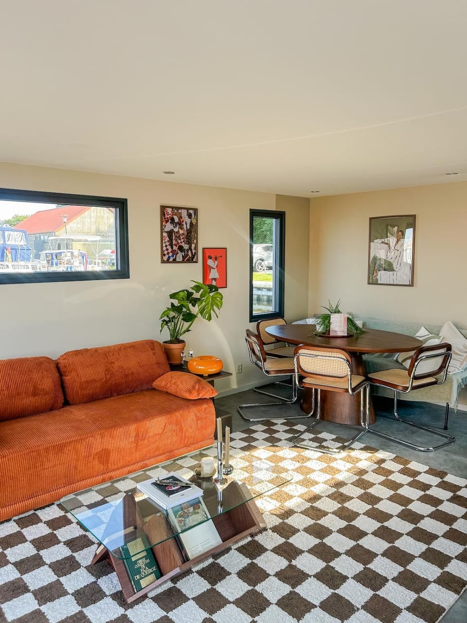 Living room, Seating area, Dining area