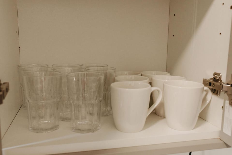 Coffee/tea facilities, Kitchen or kitchenette, Communal kitchen, kitchen, kitchen