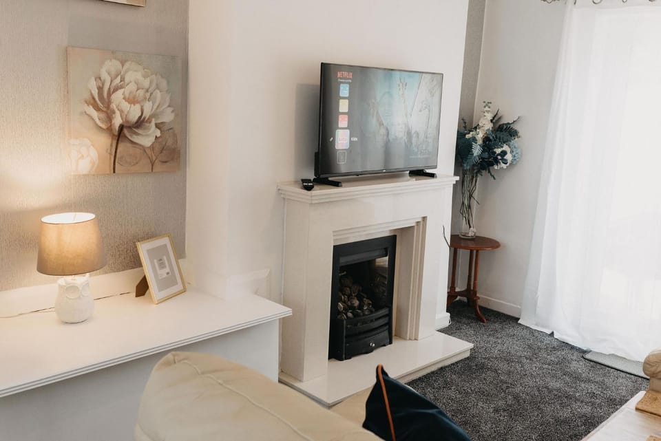 Communal lounge/ TV room, TV and multimedia