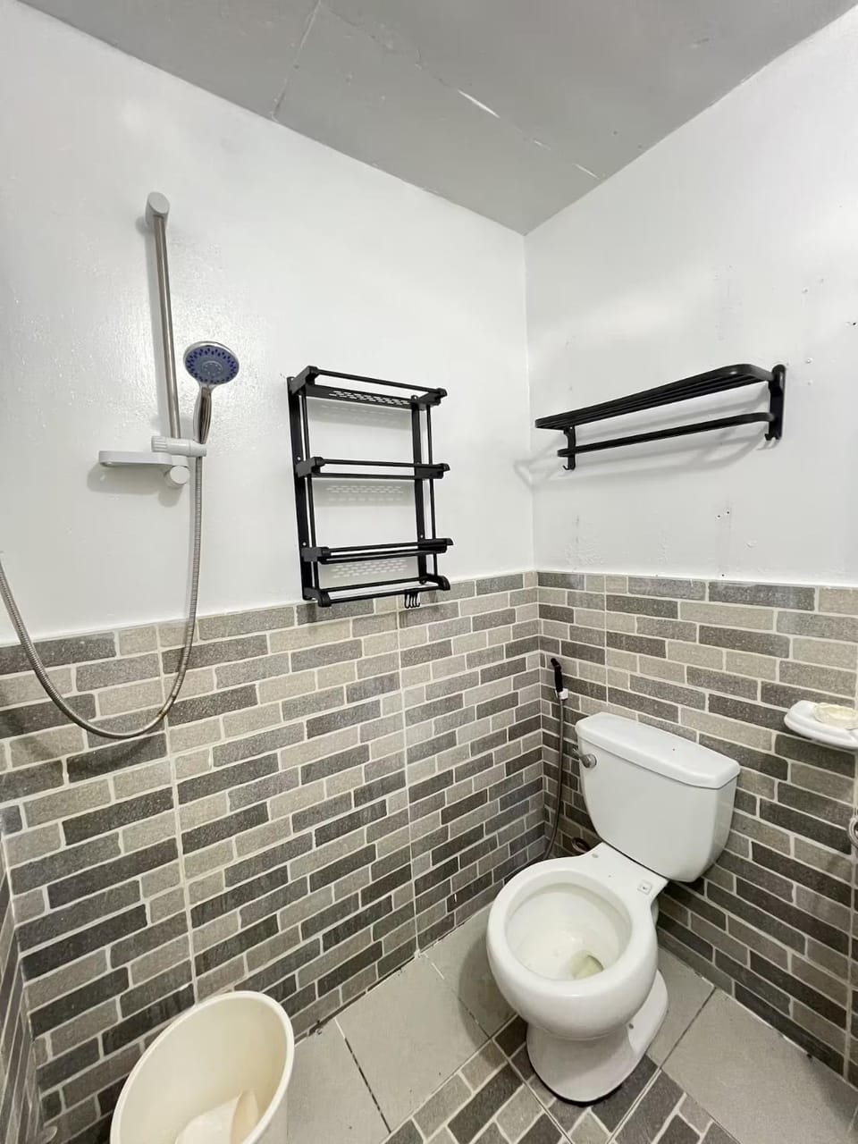 Shower, Toilet, Bathroom, towels