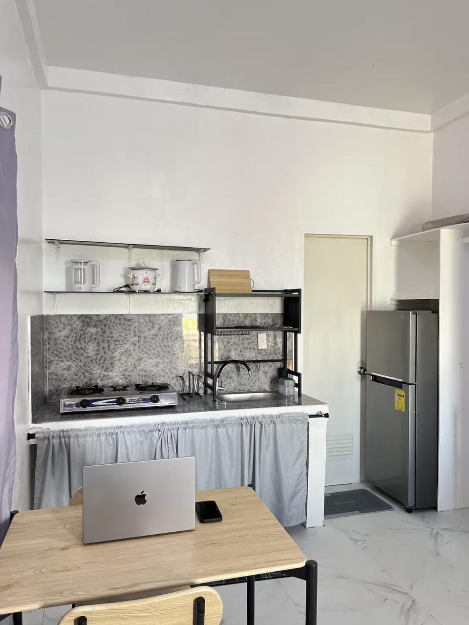 Dining area, kitchen