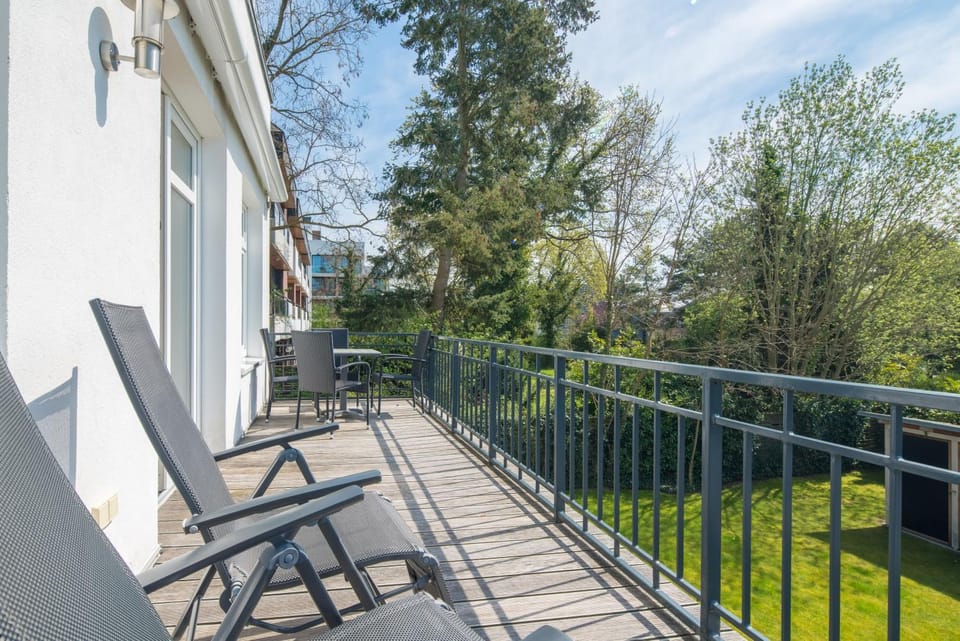 Balcony/Terrace, Garden view
