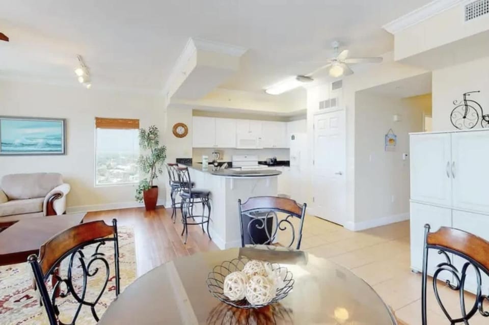 Two Bedroom End Unit with Gulf View Balcony Apartment in Panama City Beach