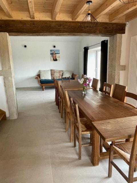Le Lodge des Loges - Grand Gîte 13 personnes 5 chambres au coeur du Beaujolais House in Auvergne-Rhône-Alpes