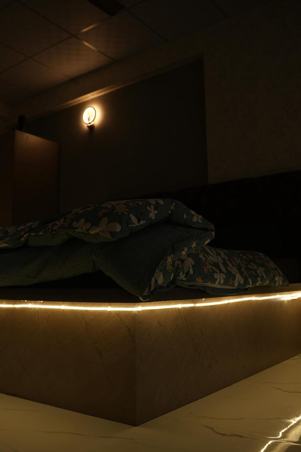 Urban Serenity Luxury Minimalist Studio, Banipark Apartment in Jaipur
