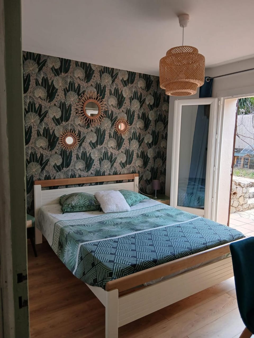 Photo of the whole room
