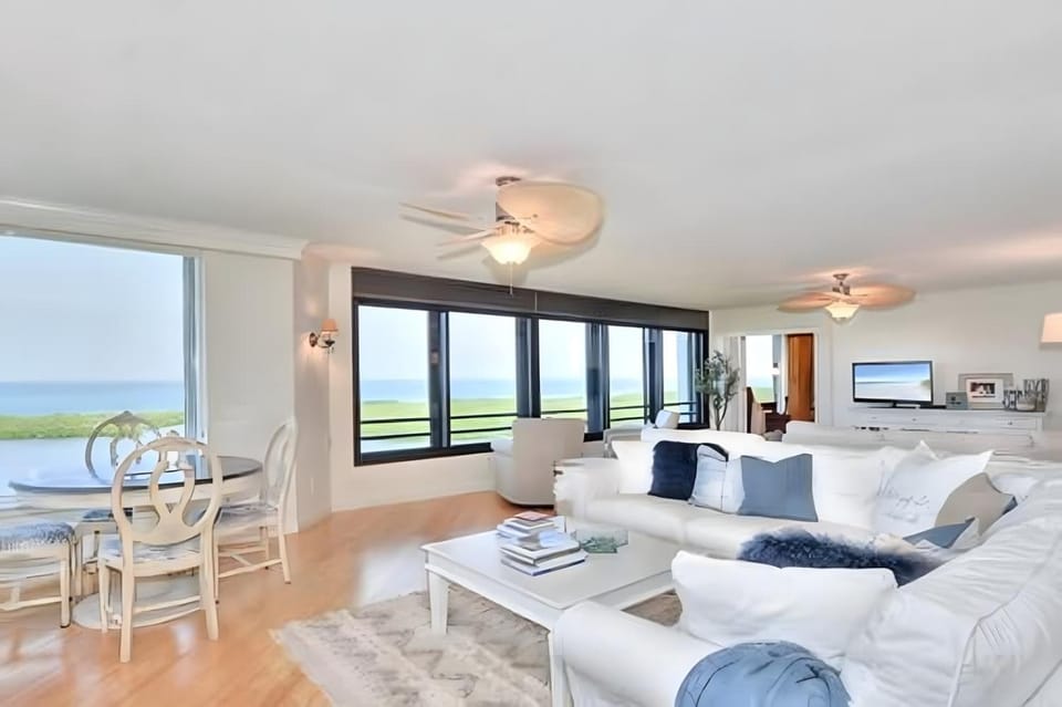 Corner Condo with Panoramic Bay and Gulf Views Apartment in Pelican Bay