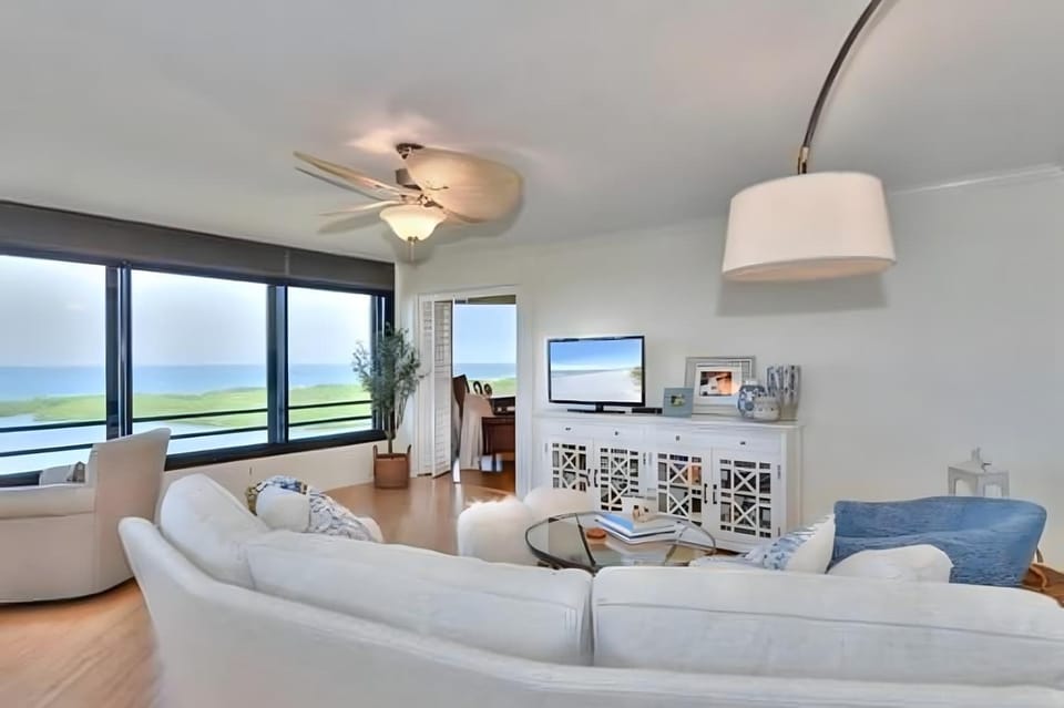 Corner Condo with Panoramic Bay and Gulf Views Apartment in Pelican Bay