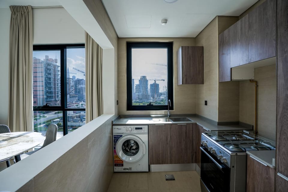Bright & Modern 1BR - Central Dubai - Free Parking Apartment in Dubai