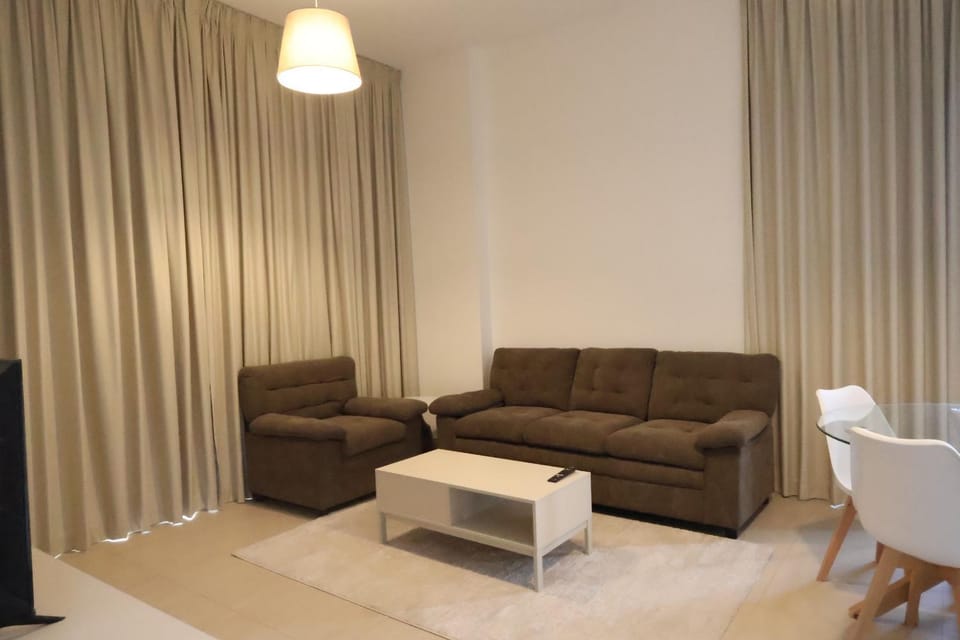Bright & Modern 1BR - Central Dubai - Free Parking Apartment in Dubai