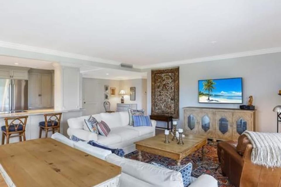 Two Bedroom Bayfront Condo with Water Views Apartment in Naples