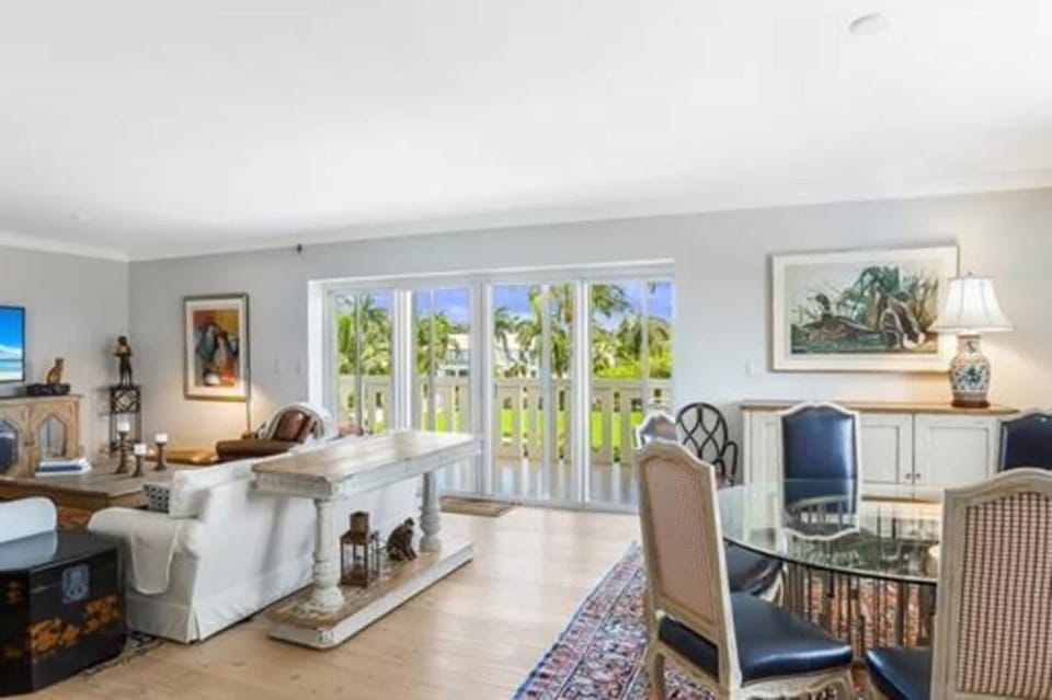 Two Bedroom Bayfront Condo with Water Views Apartment in Naples