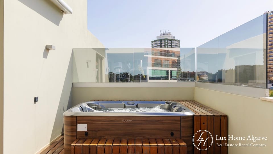 Hot Tub, Balcony/Terrace