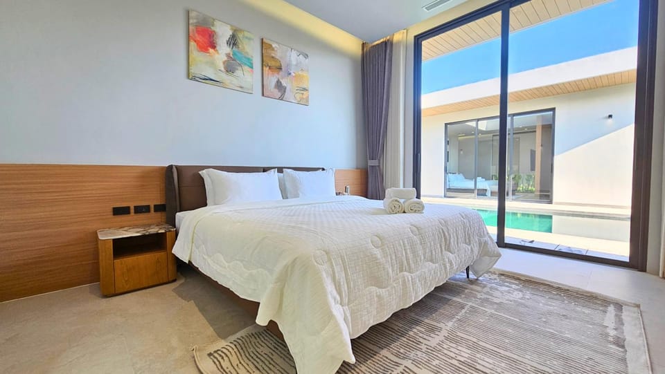 Modern Luxury 4BR Pool Villa by the Sea E1 Villa in Chalong