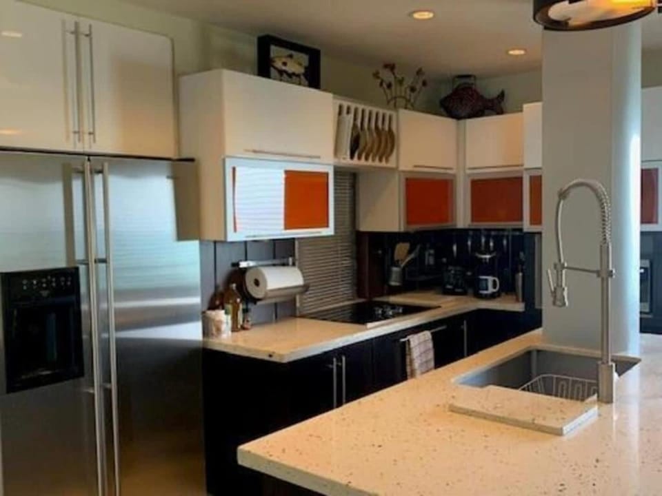Waterfront Condo with Sunset Views Near the Broadwalk Apartment in Hollywood Beach