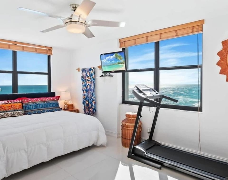 Two Bedroom Corner Condo with Ocean and Intracoastal Views Apartment in Hollywood Beach