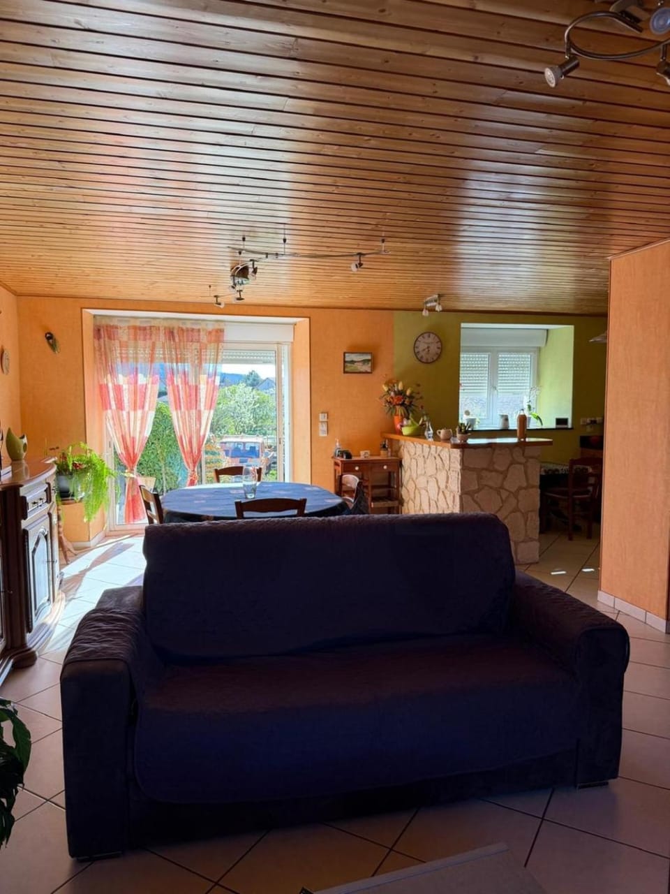 TV and multimedia, Living room, Dining area