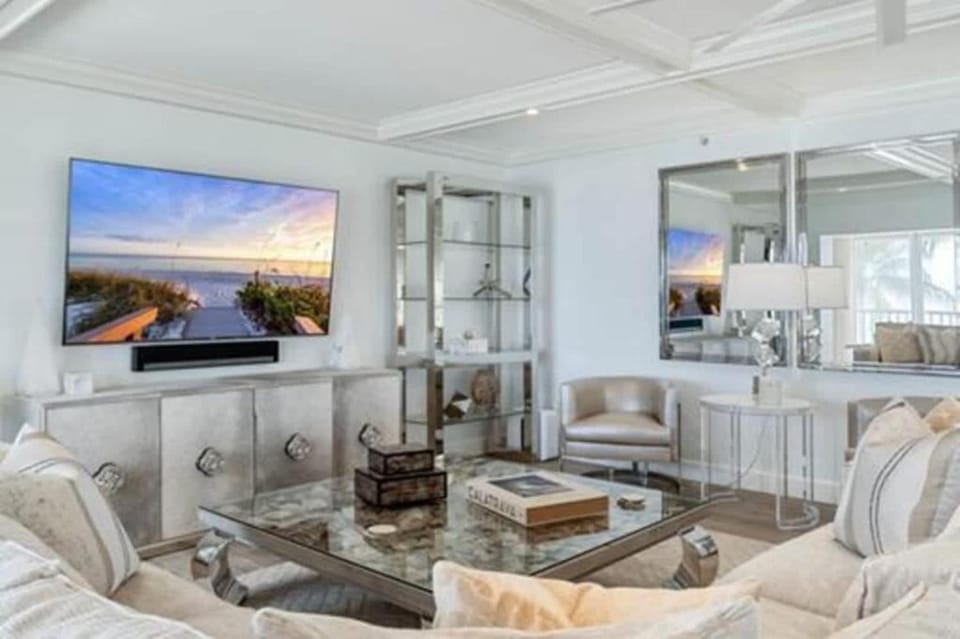 Three Bedroom Gulffront Condo with Sunset Views Apartment in Naples