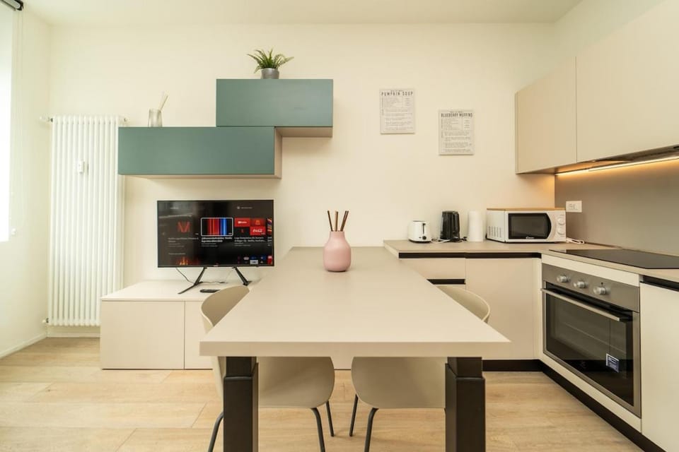 ImmobiliaRent Santa Sofia Apartment B Apartment in Milan