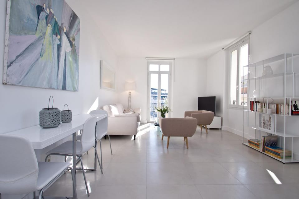Communal lounge/ TV room, Living room