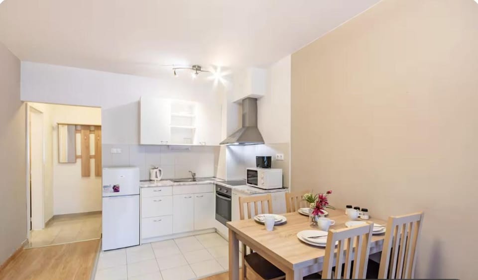 Cozy One Bedroom Apartments by Prime Stay Apartment in Budapest