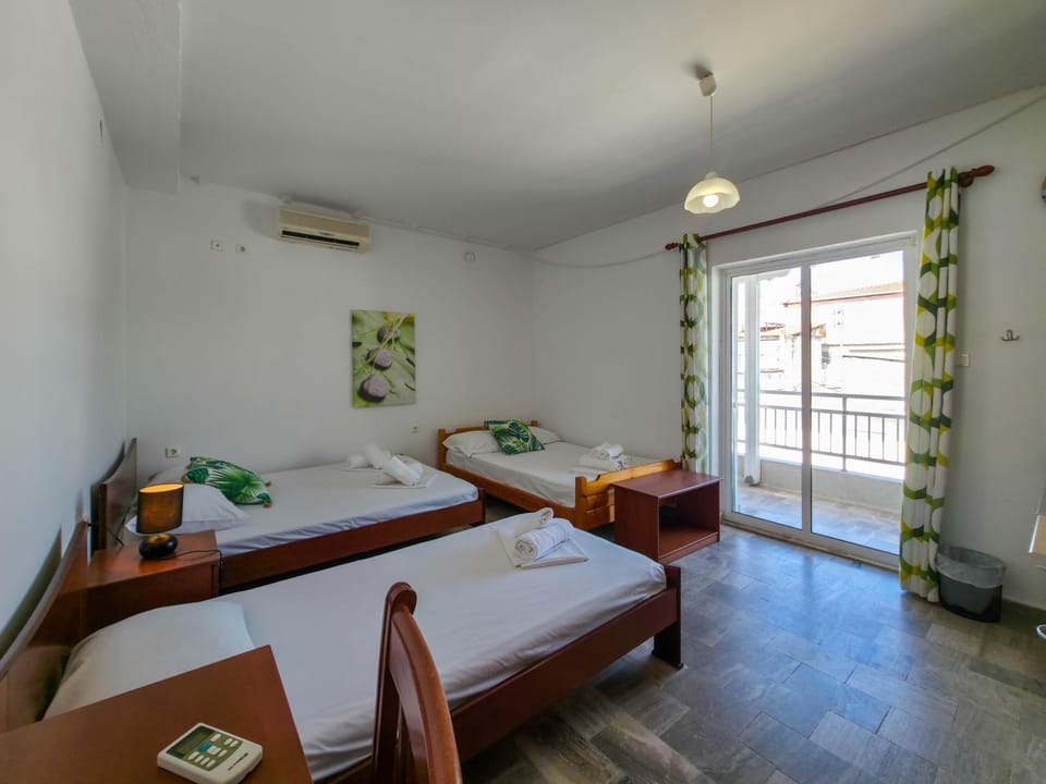 Bed, Bedroom, towels, air conditioner