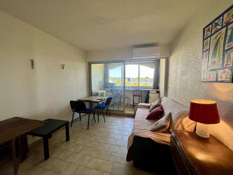 Living room, Dining area, air conditioner