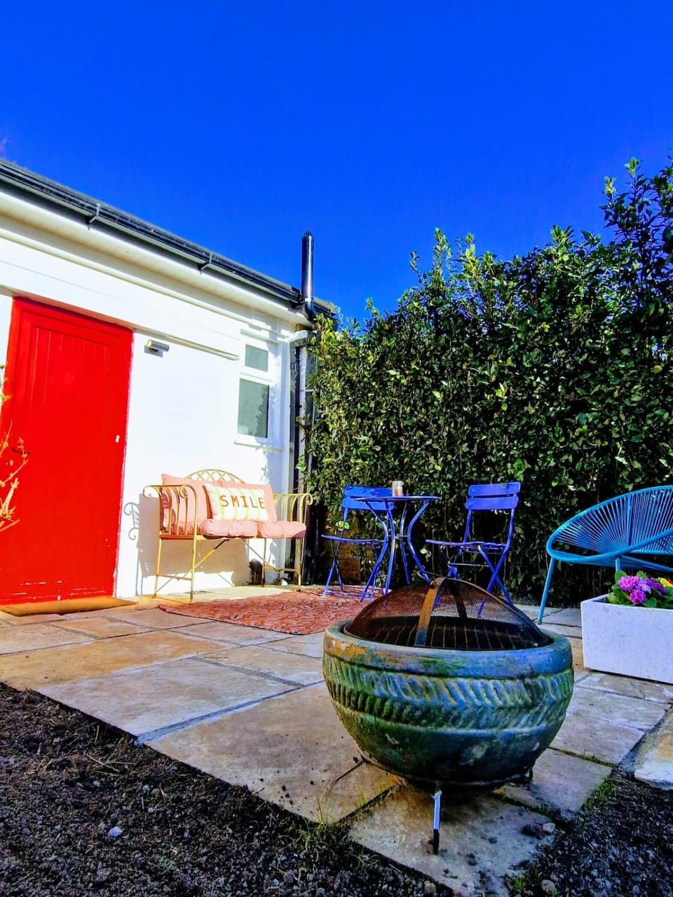 Property building, Patio, Patio, Balcony/Terrace